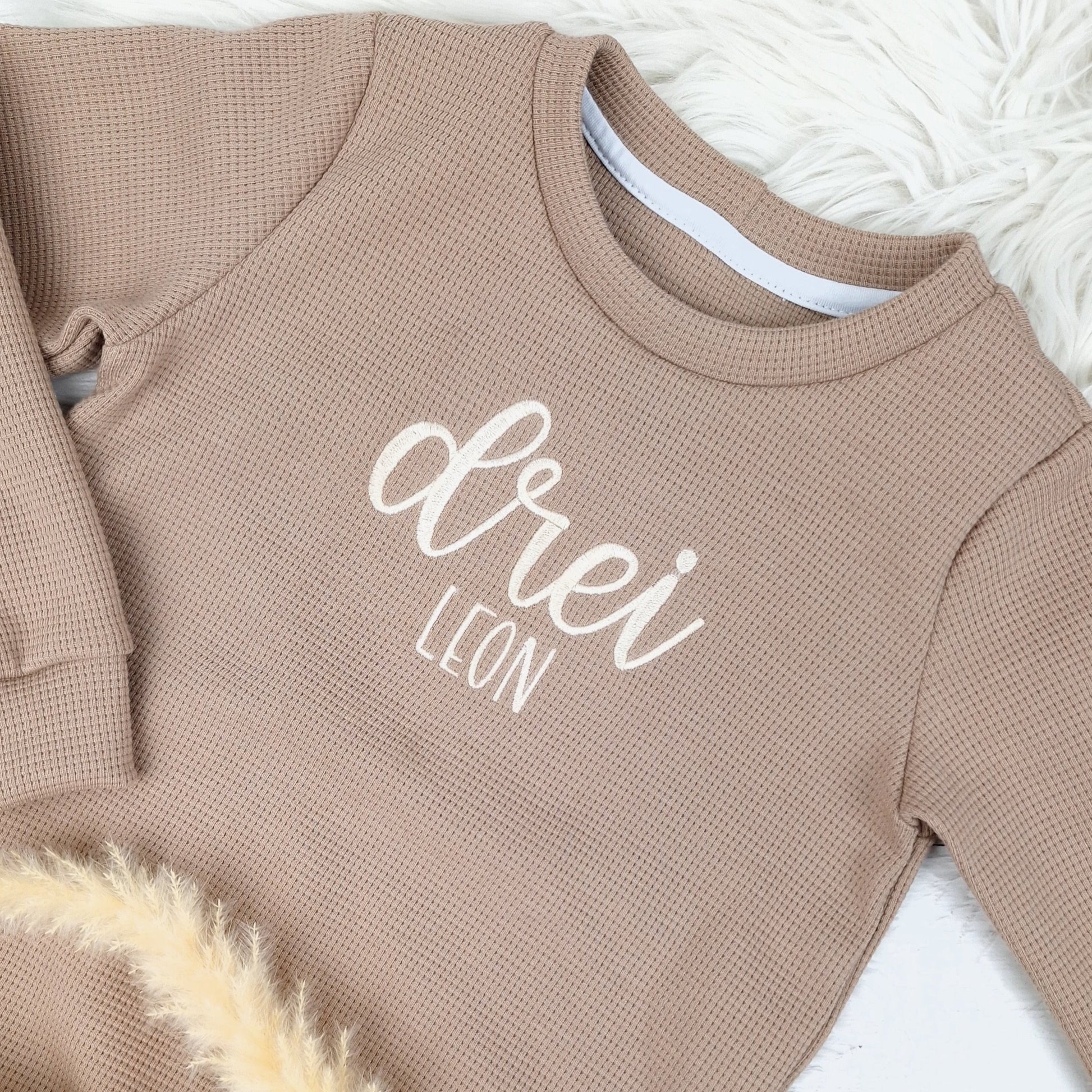 Pullover mit Zahl und Name