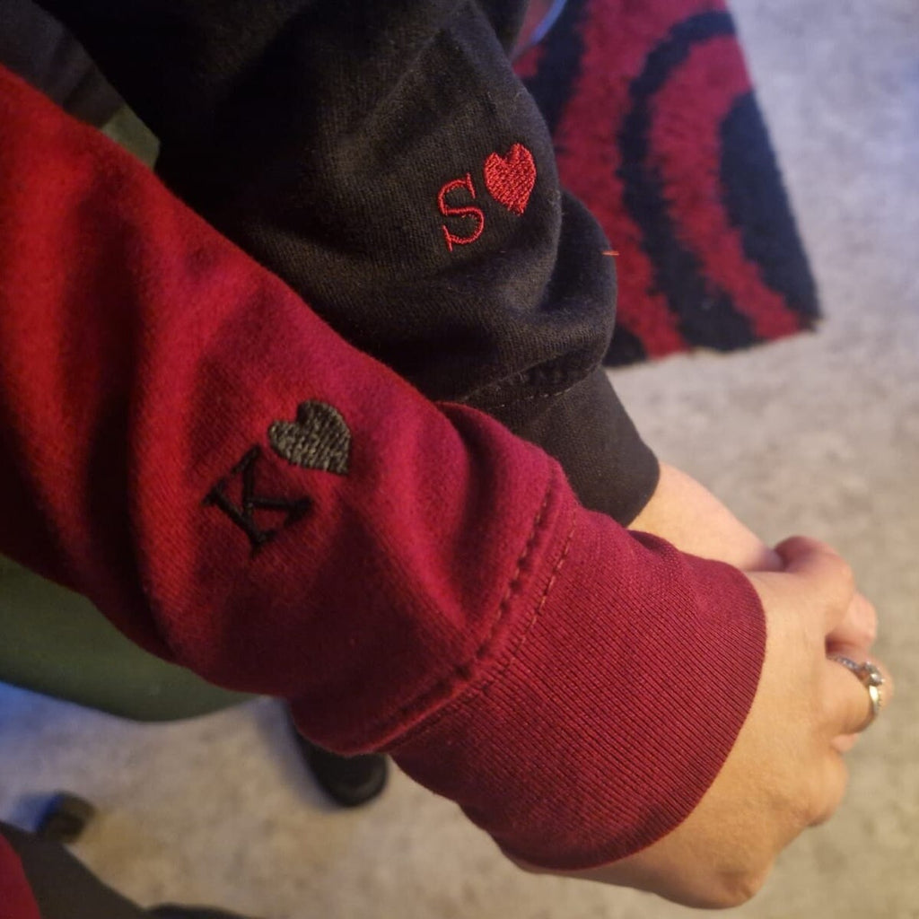 Partner Hoodie Set • Hand-in-Hand Stickerei mit Namen & Herz
