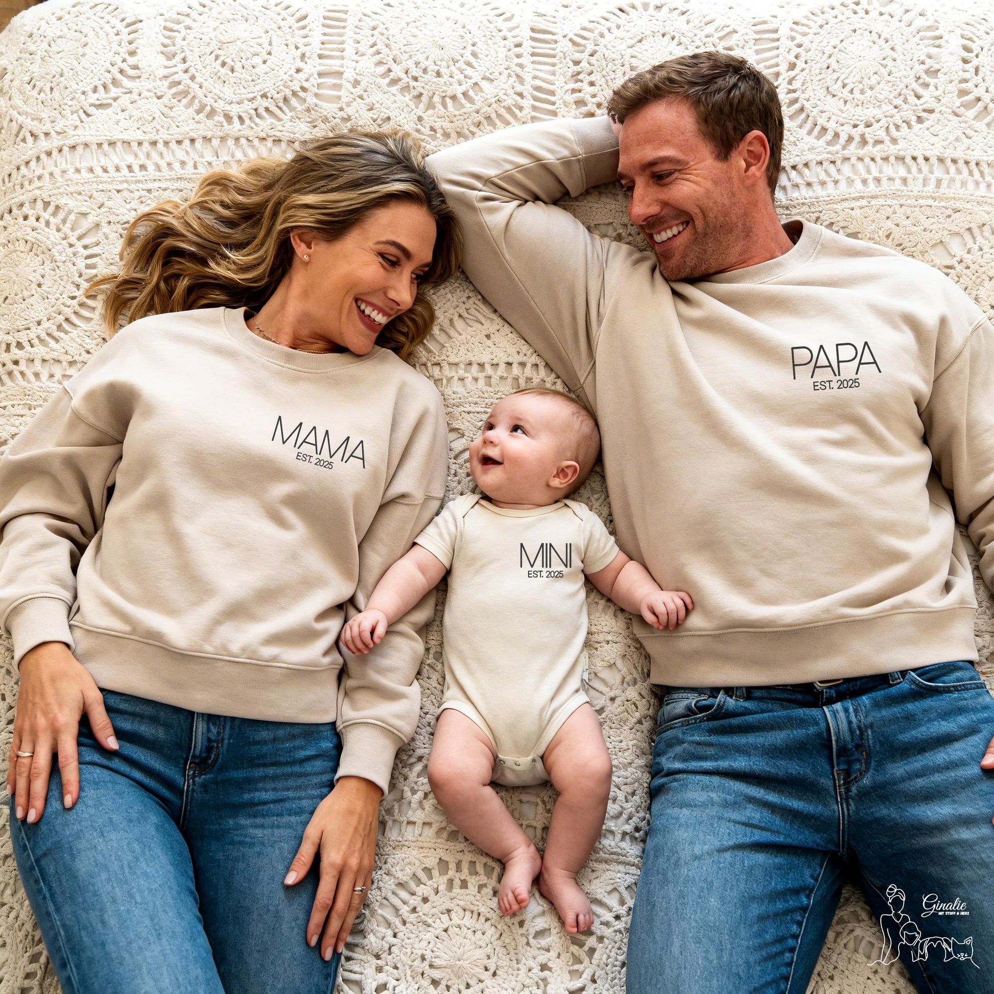 Mama Papa Shirt FAM01 • Family Matching Outfit • personalisiertes Familien T-Shirt • besticktes Partnerlook Shirt