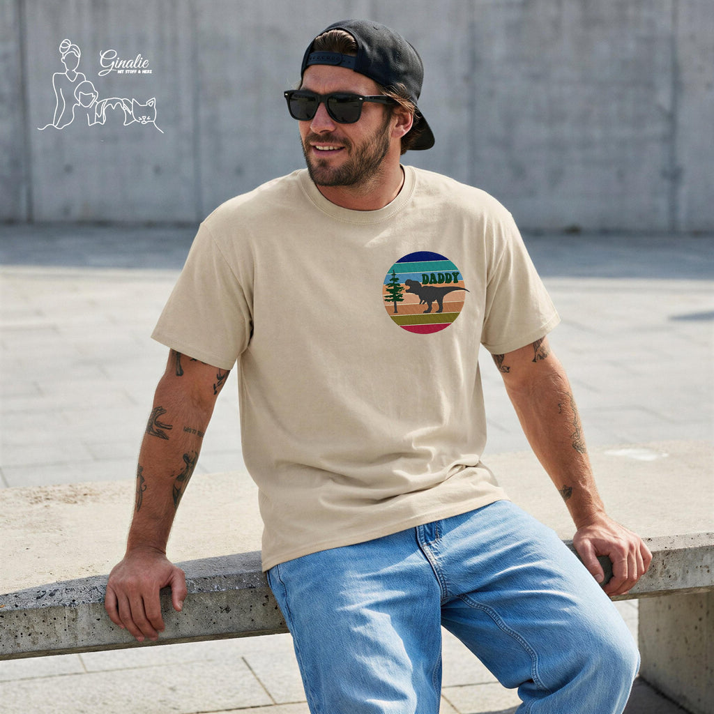 Mama Saurus & Daddy Saurus DINO02 • Retro Dino T-Shirt für Eltern