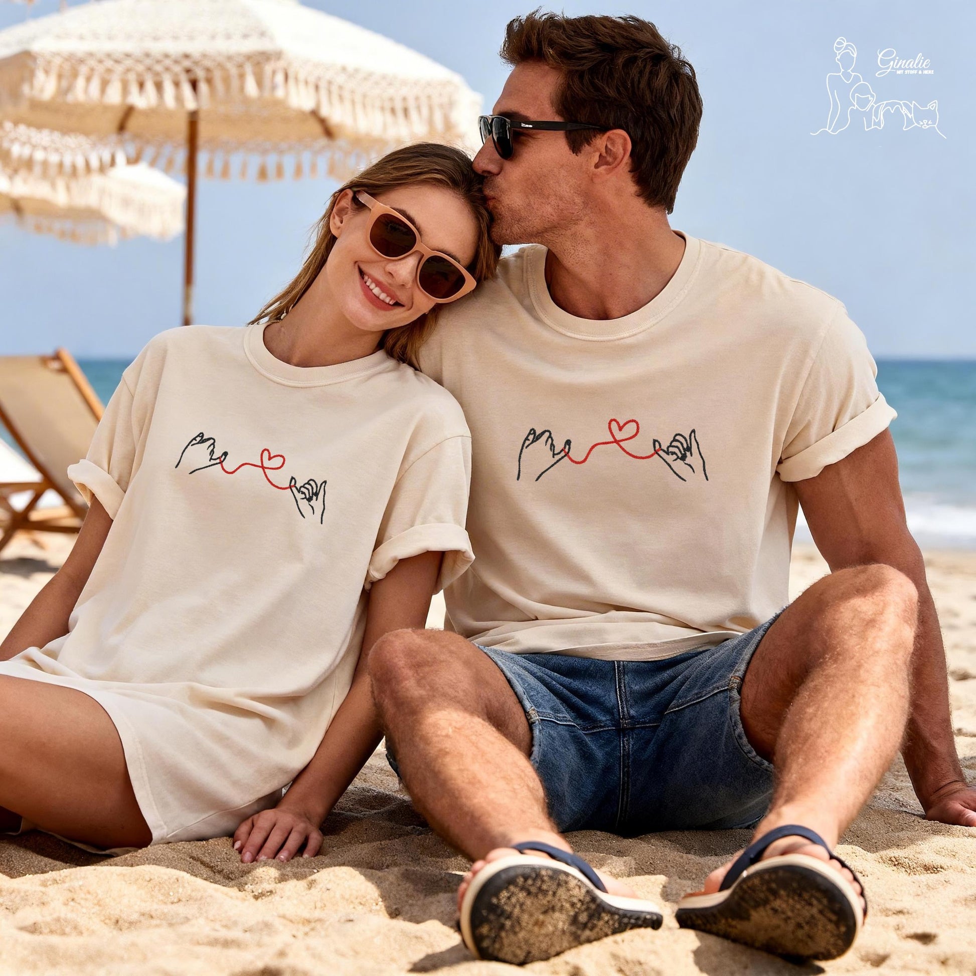 Partner T-Shirt Hand Motiv LOVE07 • personalisiert • Couple Shirt mit Initialen • besticktes Paar Shirt