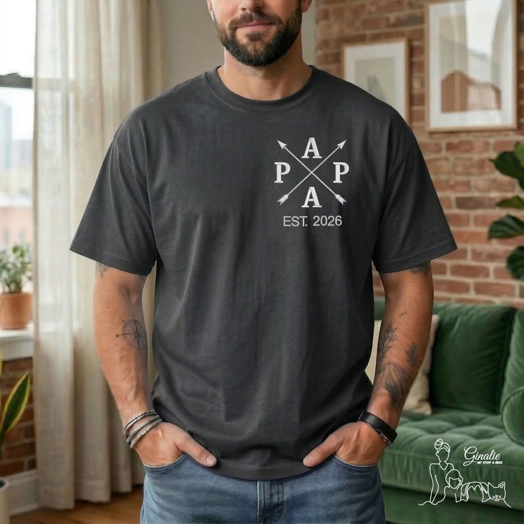 Papa T-Shirt personalisiert mit Pfeil Design • bestickt