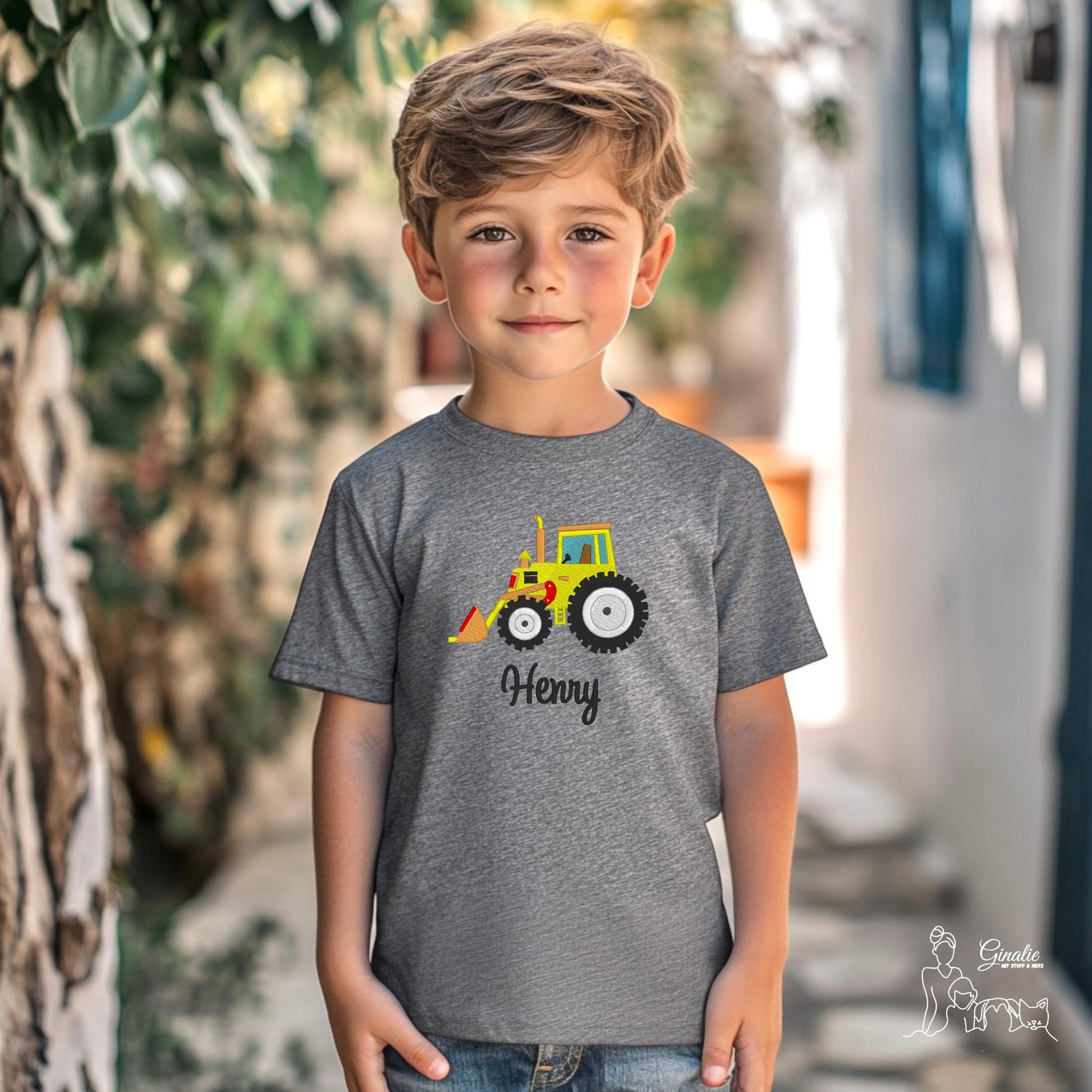 Kinder T-Shirt personalisiert • Fahrzeuge • Tiere • Regenbogen • bestickt mit Namen