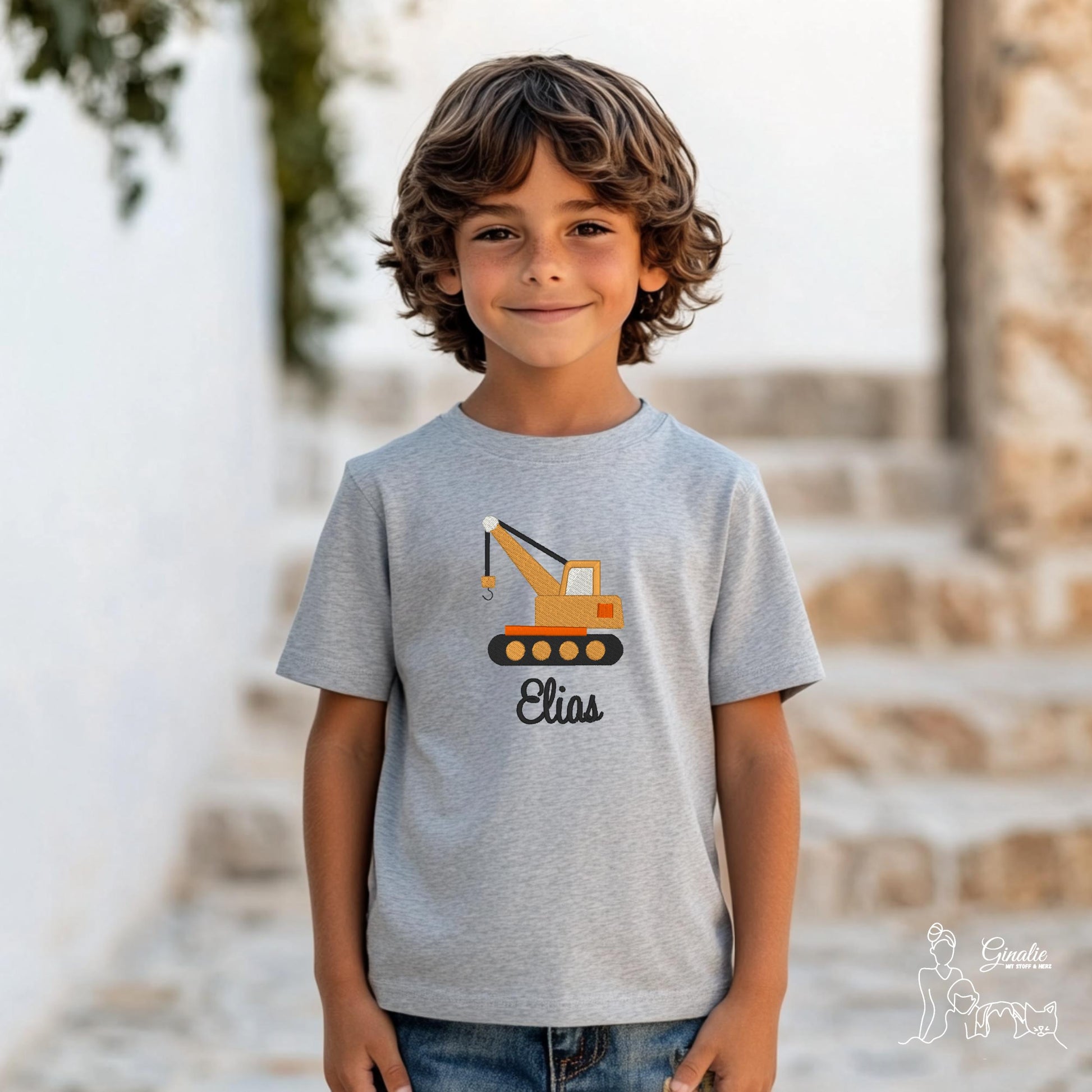 Kinder T-Shirt personalisiert • Fahrzeuge • Tiere • Regenbogen • bestickt mit Namen