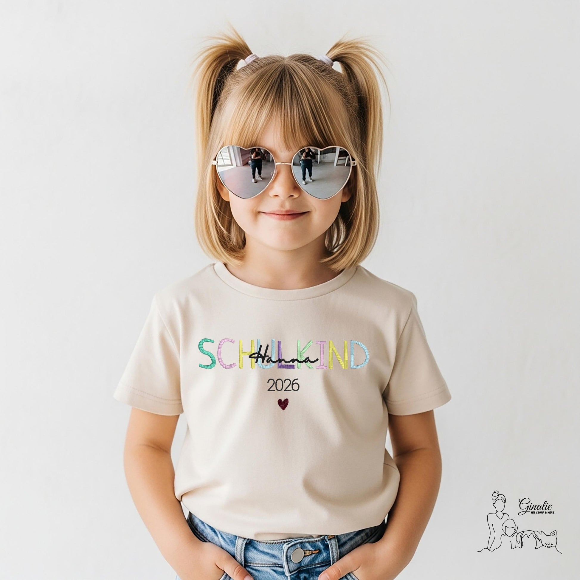Schulkind T-Shirt SCHOOL01 • bestickt & personalisiert mit Name • Einschulung