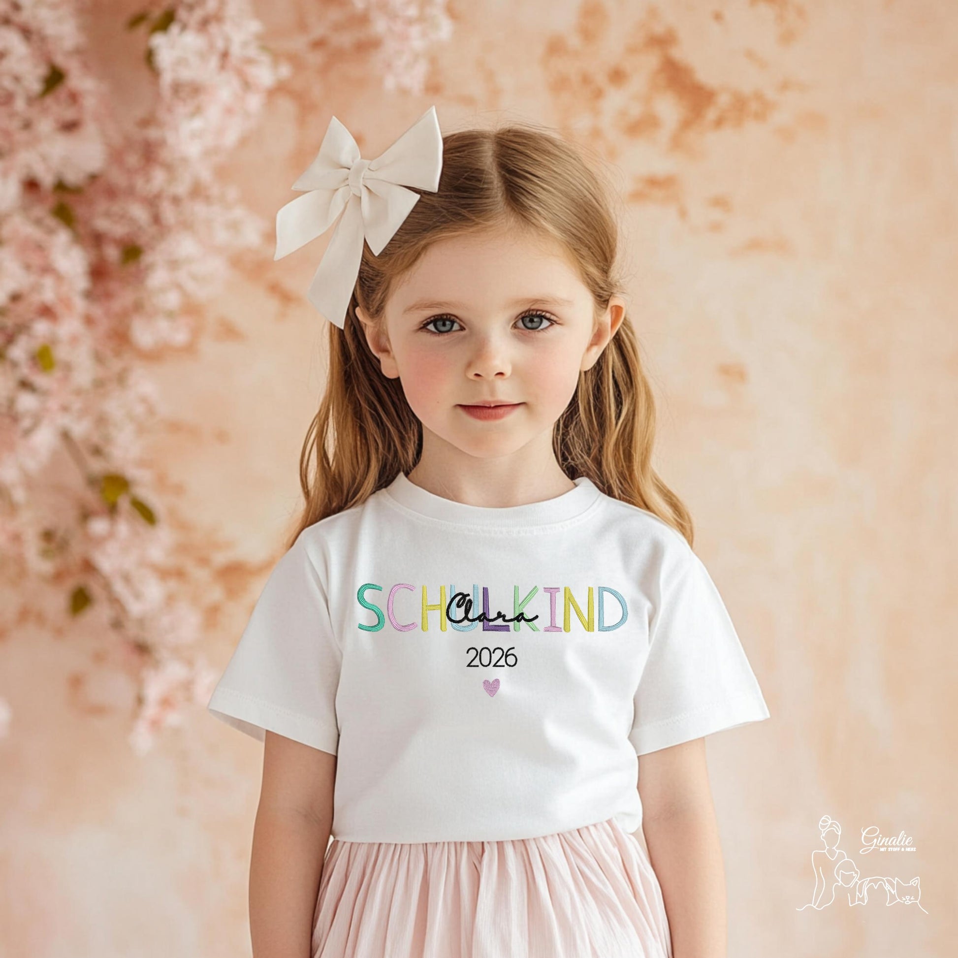 Schulkind T-Shirt SCHOOL01 • bestickt & personalisiert mit Name • Einschulung