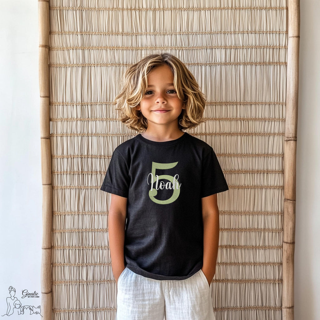 Personalisiertes Kinder T-Shirt GEB02 • Geburtstag • Zahl & Name