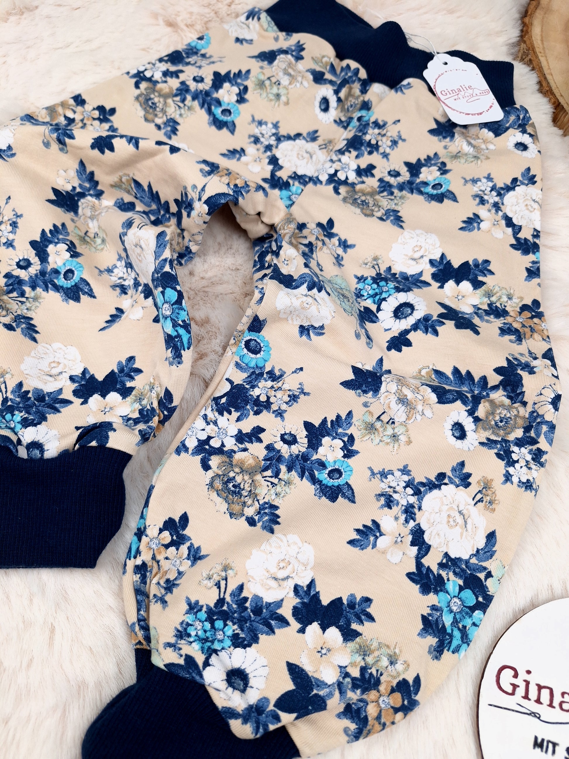 Sofortkauf Blumen Blau Beige Pumphose Baby