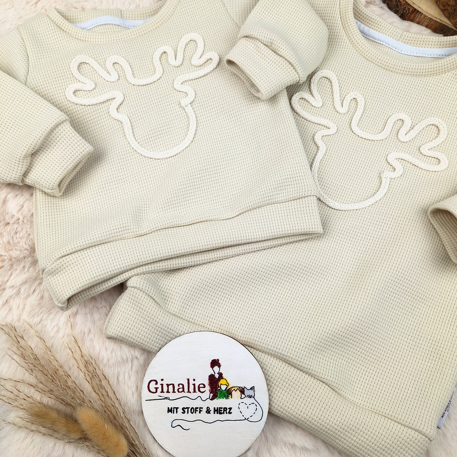 Weihnachts-Kordelpullover für Kinder • festliche Applikationen aus Kordel